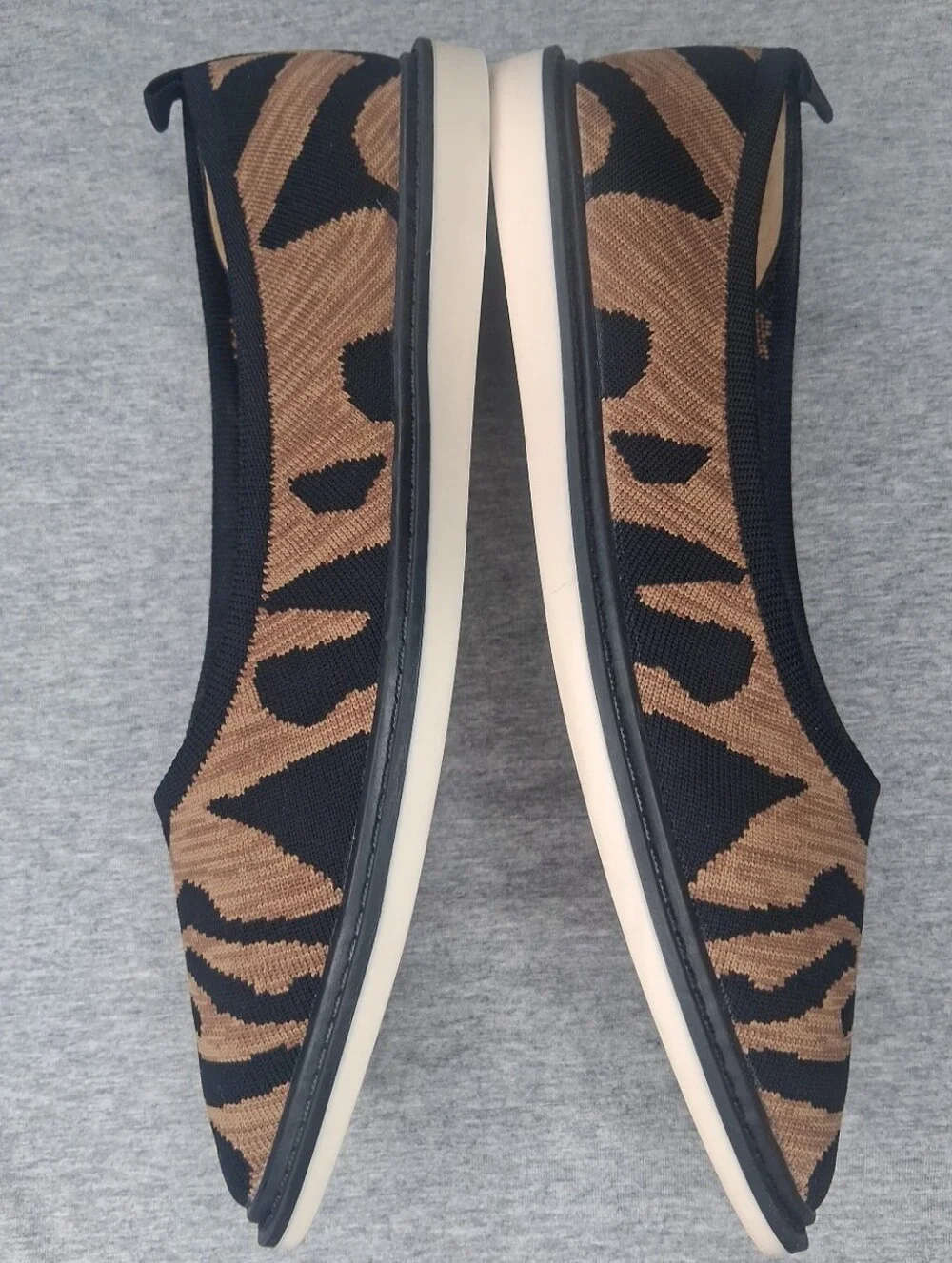 Louise et Cie Leopard Print Flat Shoes Pointed Toe Slip On Business Casual 8.5